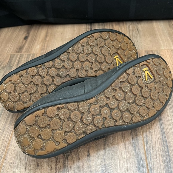 Women’s Keen Slip-On Shoes - Picture 7 of 9